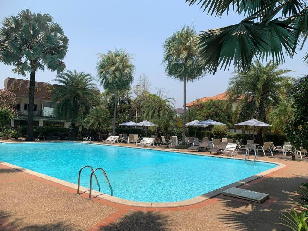 Leuxay Hotel Vientiane Exterior photo