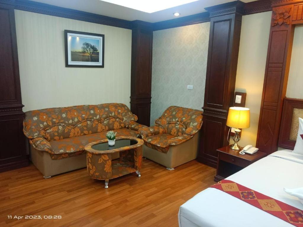 Leuxay Hotel Vientiane Exterior photo